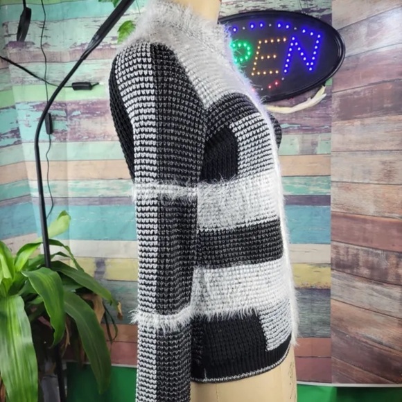 ALISON SHERI fuzzy zip-up jacket / cardigan, B&W & silver - Picture 4 of 7